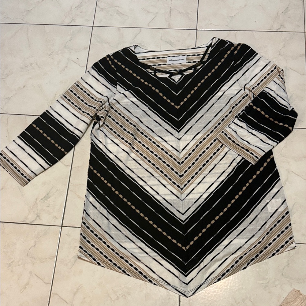 Alfred Dunner Black and Tan Chevron Women's Top